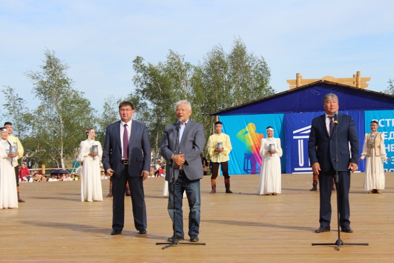Международный фестиваль "Встреча шедевров ЮНЕСКО на Земле Олонхо" стартовал в Якутии