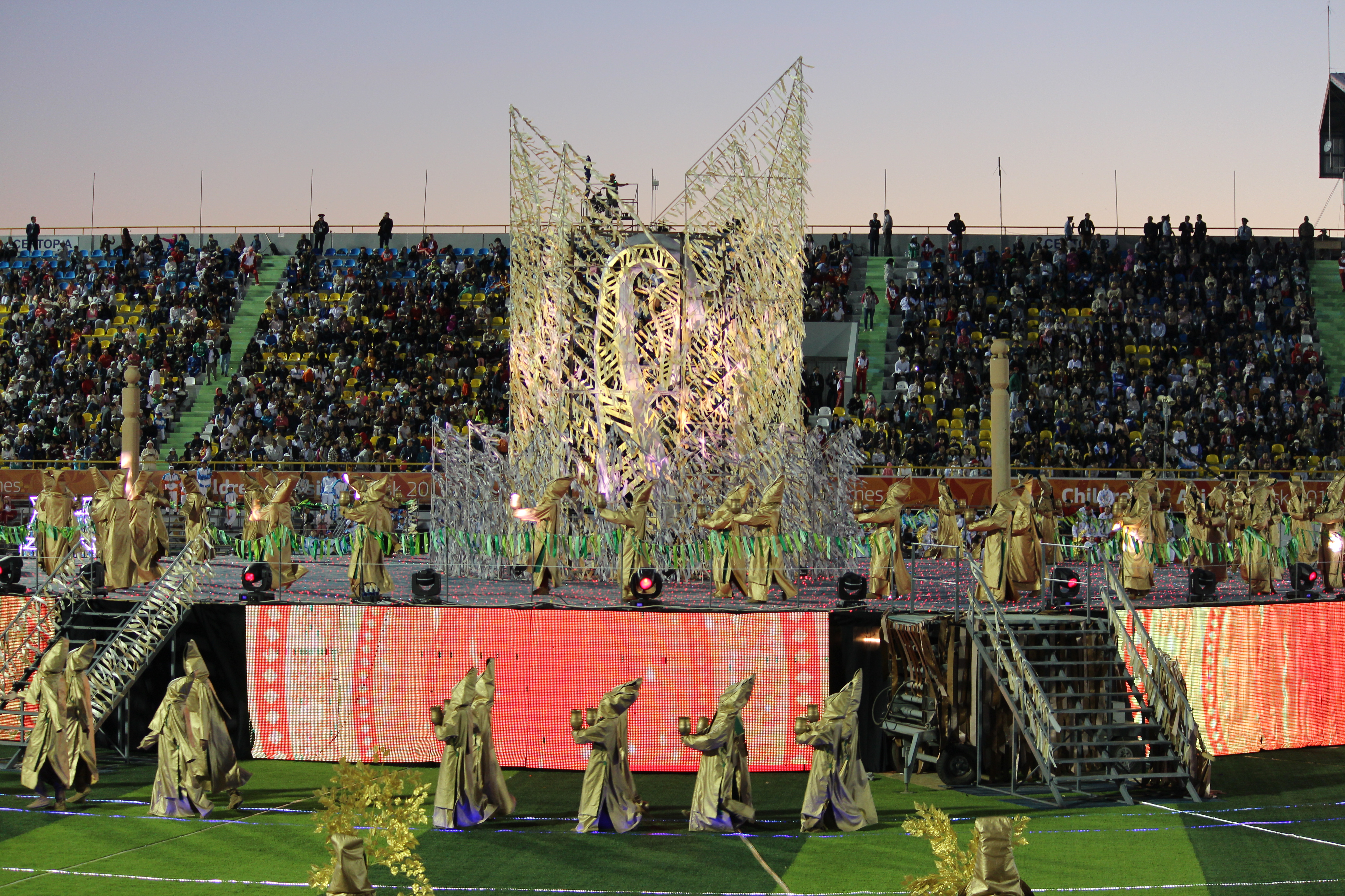 Дети Азии открыли в Якутске Алена Подковырова, Нюрогуяна Иванова