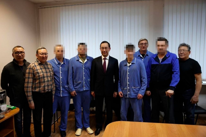 Айсен Николаев навестил во Владивостоке раненых участников СВО из Якутии