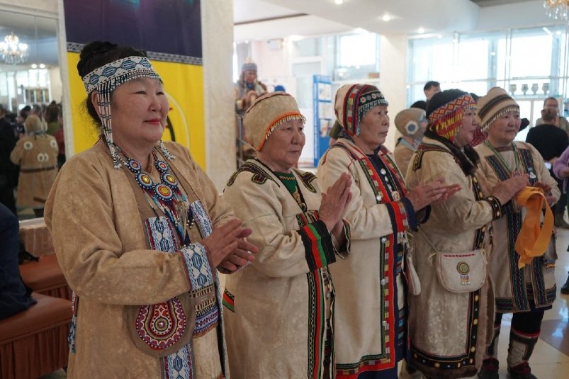 Мастера народного творчества коренных малочисленных народов участвуют в ярмарке в Якутске
