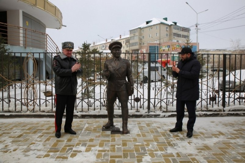Памятник участковому уполномоченному полиции появился в Якутске