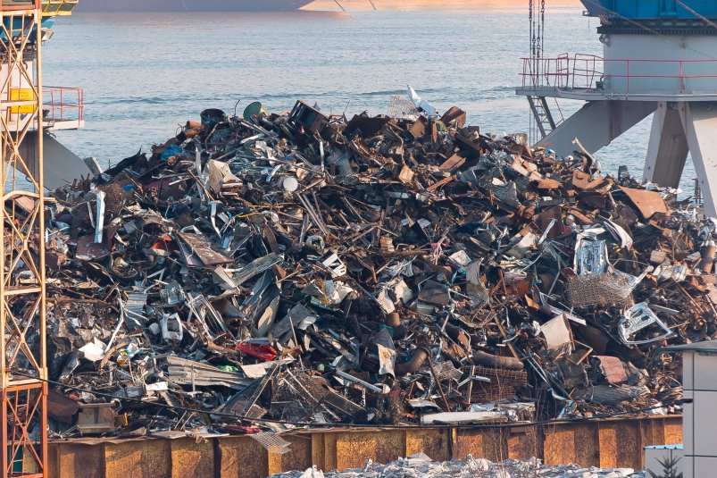 Более 80 тонн вывезенного из Арктики металлолома готовят к переработке в Якутии