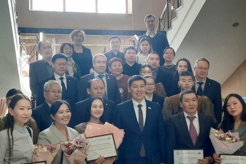 Десять молодых ученых получили гранты Главы Республики Саха (Якутия)