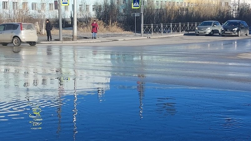 Более 14 тысяч кубометров воды с заниженных мест откачано в Якутске