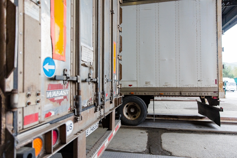 В Якутии перевыполнен план завоза грузов по автозимникам