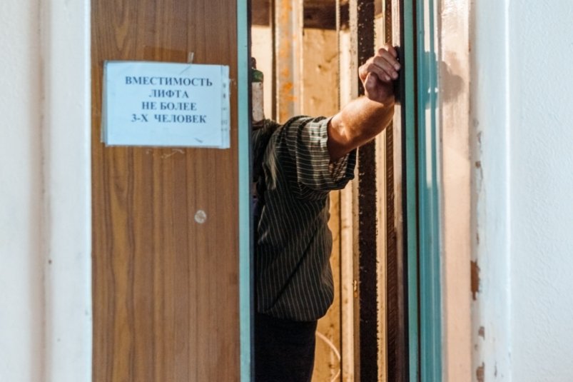 В России продлят срок службы 70 тысяч изношенных лифтов - что делать при падении