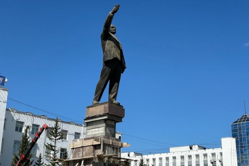 На днях скульптуру Ленина снимут с постамента в Якутске