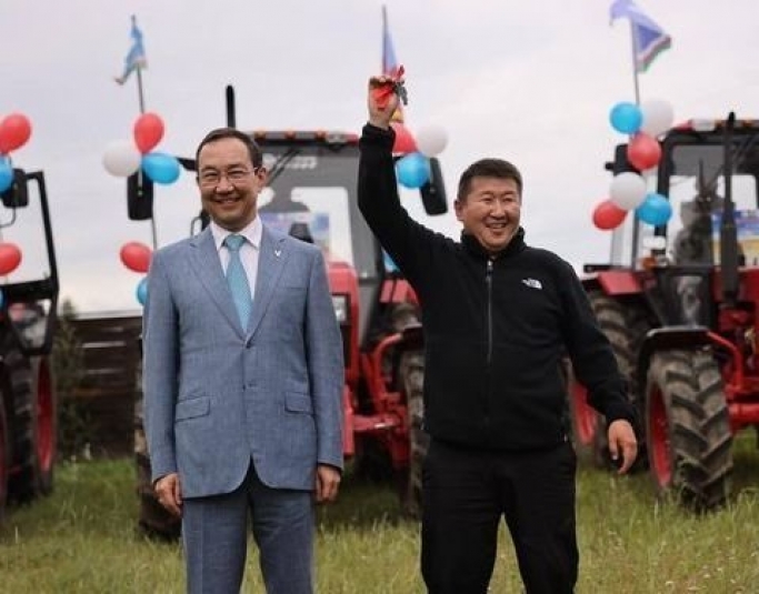 Аграрии Таттинского района Якутии получили новые тракторы