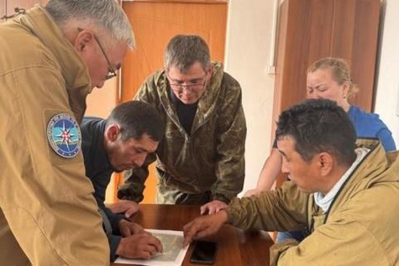 В Абыйский район Якутии дополнительно прибывают пожарные и спасатели