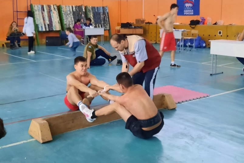 В Якутске прошли соревнования по национальному многоборью 