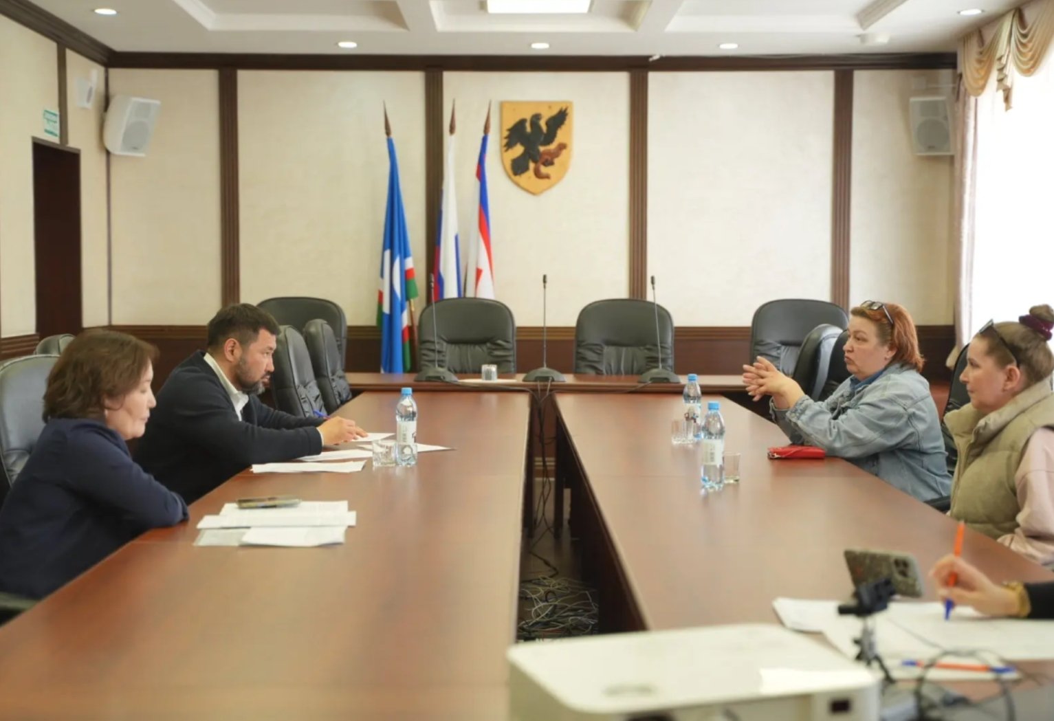 Вопросы СВО, пожара и земли — что решили на приёме у главы Якутска пресс-служба мэрии Якутска