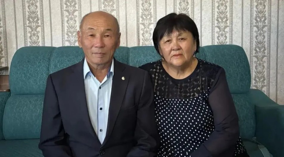 Путин наградил родителей семерых детей из Агинского орденом "Родительская слава"