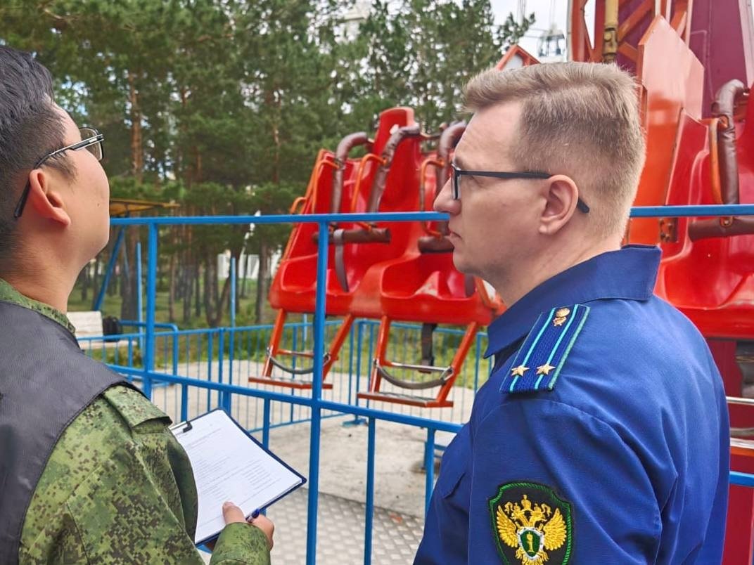 Девочке провели операцию после падения из аттракциона в Якутске прокуратура Якутии