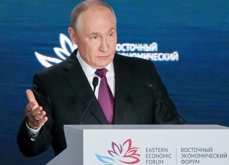 Владимир Путин отметил модернизацию поликлиники в Нерюнгри на ВЭФ-2026 сайт Президента России