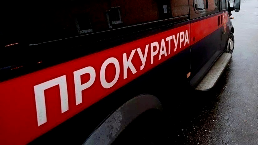 Смертельное падение в Верхневилюйске: юноша найден мертвым у забора 