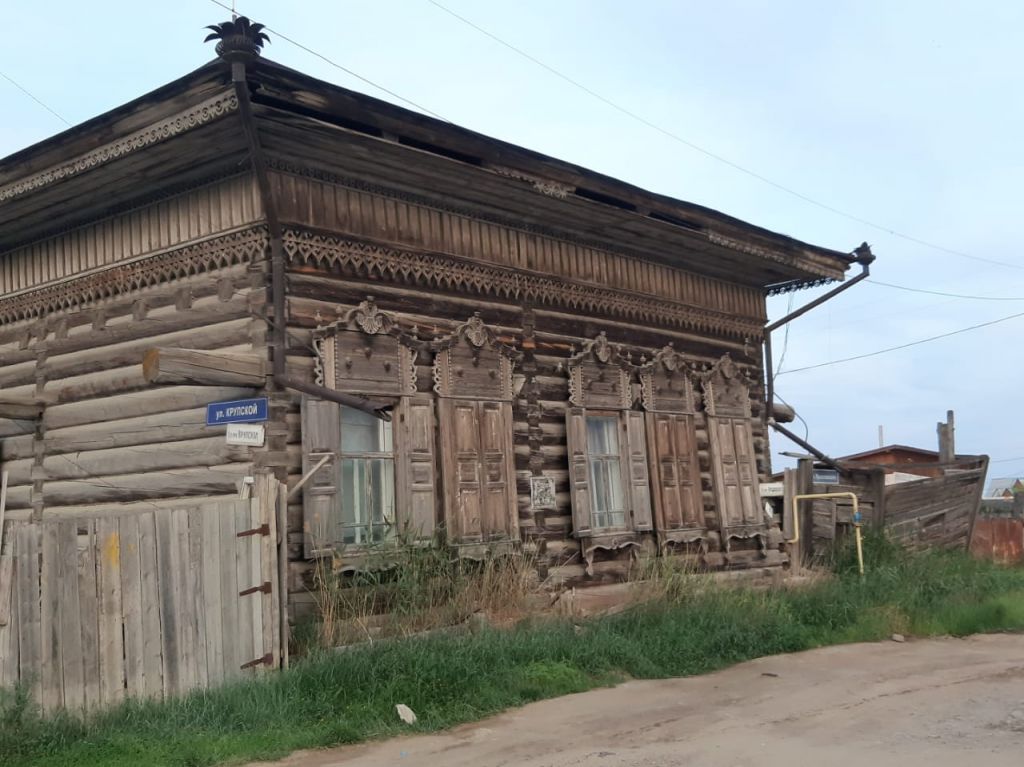 Дом в Залоге является культурным наследием и охраняется государством. Июнь 2020 г.